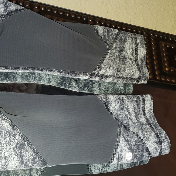 Lululemon Soulcycle pant - Picture 2 of 5